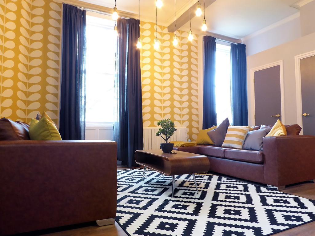 Claremont Apartments, Centre *